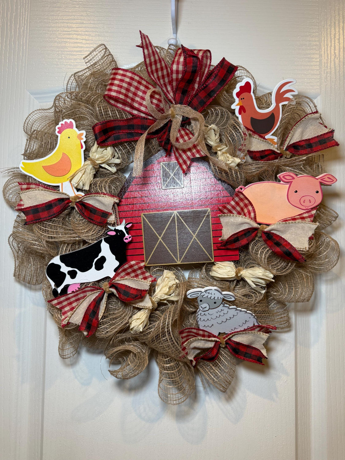 All about the farm with barn and animals