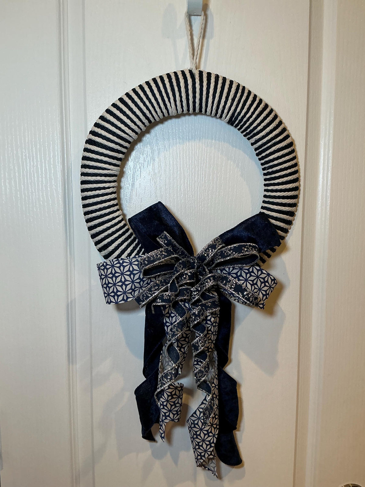 Navy White Striped Rope Wreath, Farmhouse Front Door Wreath, Nautical Star Ribbon Bow, Blue Silver Everyday Wreath