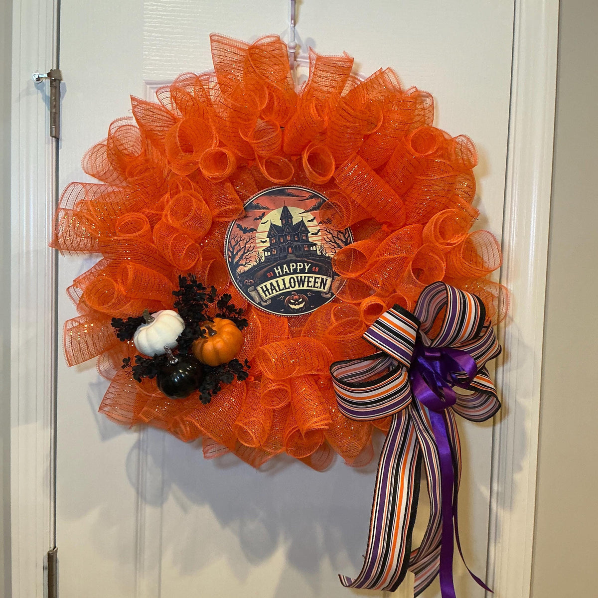 Haunted House Halloween Wreath, 18 Inch Orange Mesh with Black White Pumpkins and Purple Bow — photo 10