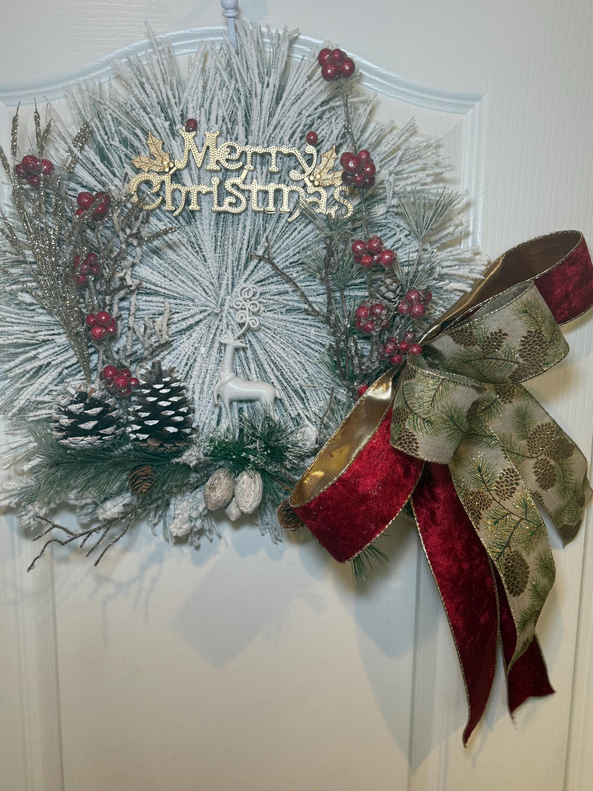 16 Inch Flocked Christmas Wreath, Merry Christmas Deer Door Decor — photo 3