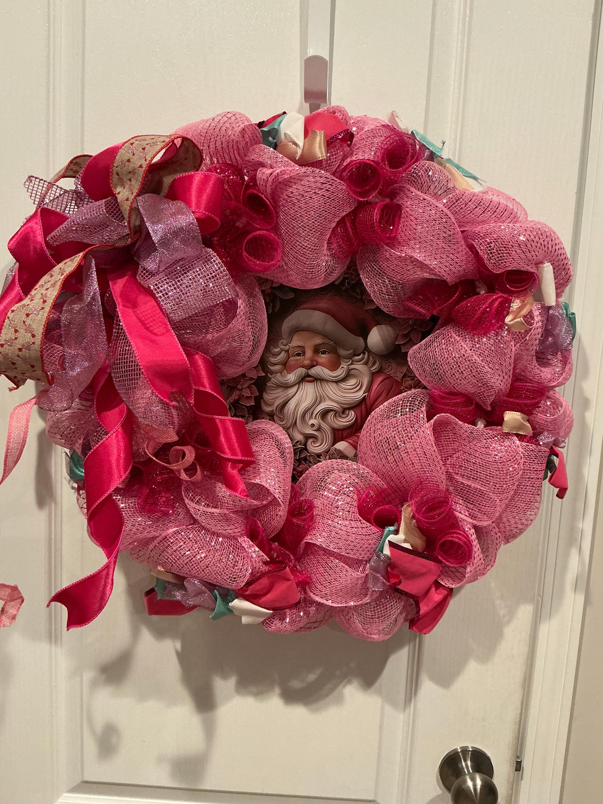 Pink Santa deco, mesh Christmas, wreath, hot pink holiday door, wreath, glam, Christmas wreath, pink Santa Claus, front door decor — photo 3