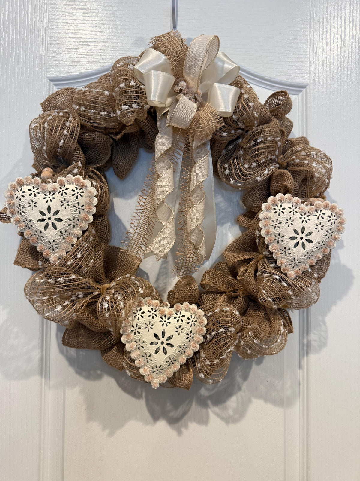 Burlap Wreath with Cream Filigree Hearts, Farmhouse Front Door Wreath, Rustic Cottage Decor, Neutral Everyday Wreath, Shabby Chic Home Decor