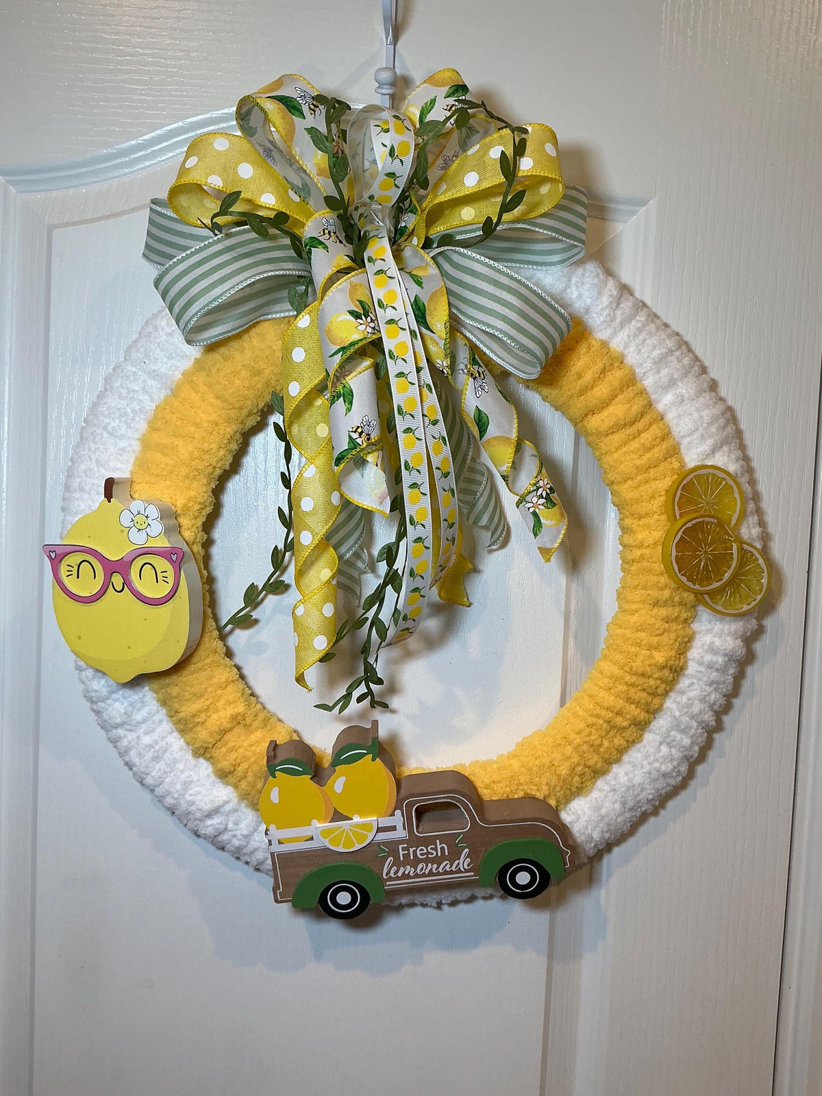 Luxury Lemon Wreath for Front Door | Artisan Chunky Yarn Summer Wreath | Handcrafted Yellow White Lemon Farmhouse Decor