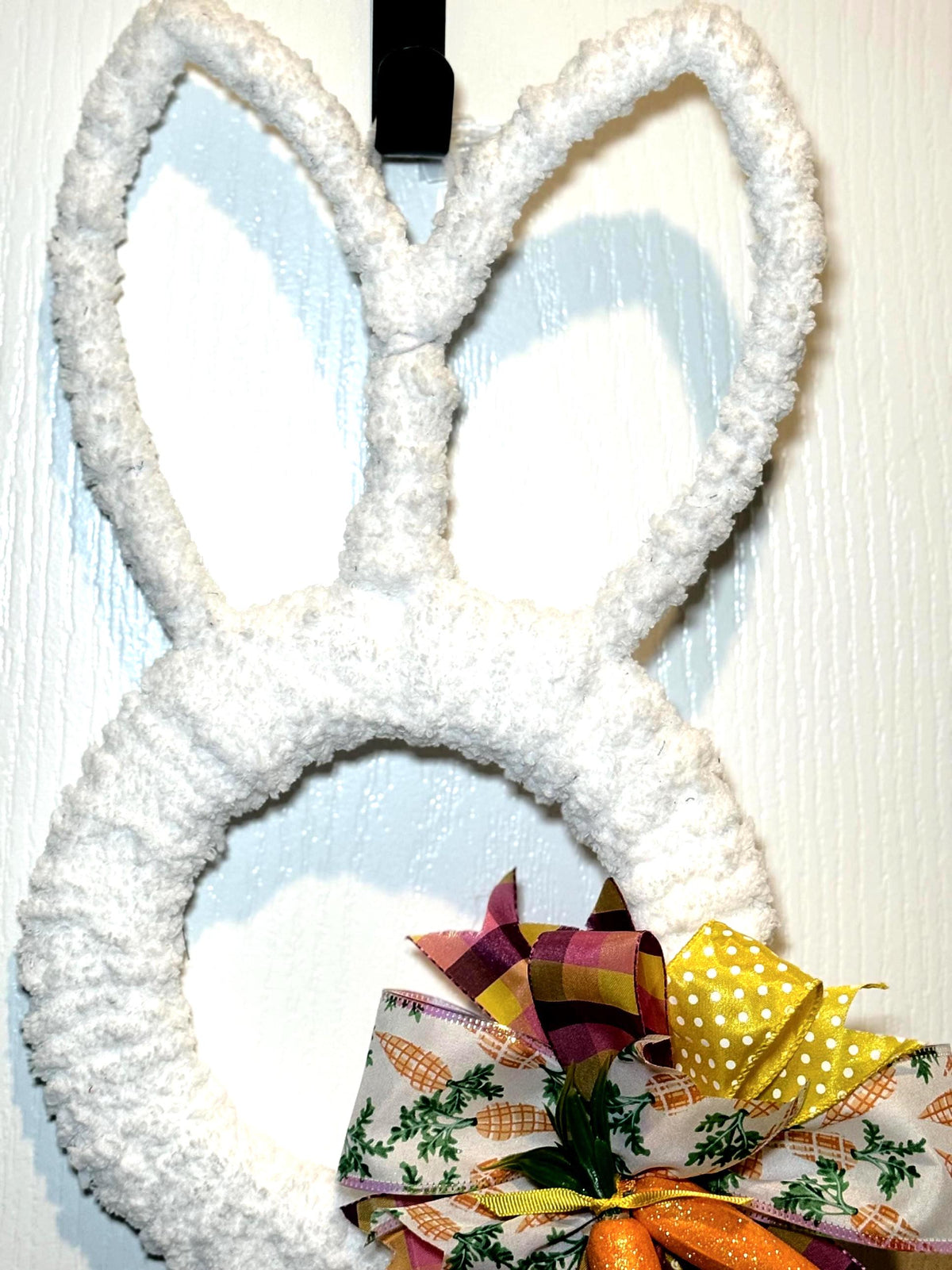 Handmade Chunky Yarn Bunny Wreath, Glitter Carrots Easter Decor