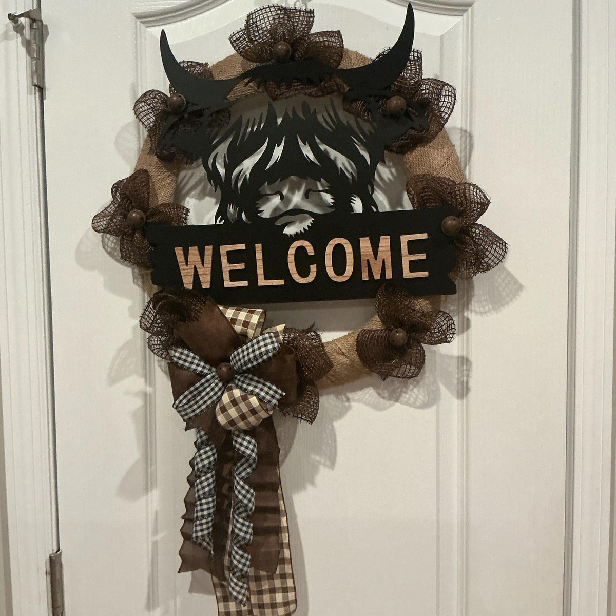 Highland Cow Welcome Wreath, 18 Inch Burlap Farmhouse Door Decor with Buffalo Check