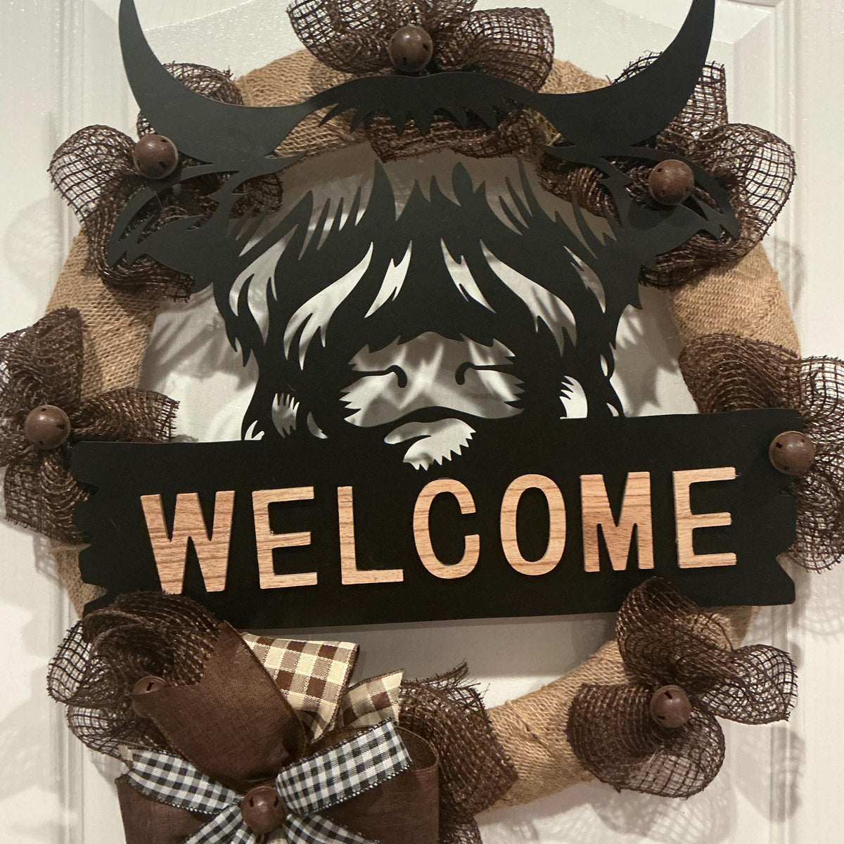 Highland Cow Welcome Wreath, 18 Inch Burlap Farmhouse Door Decor with Buffalo Check