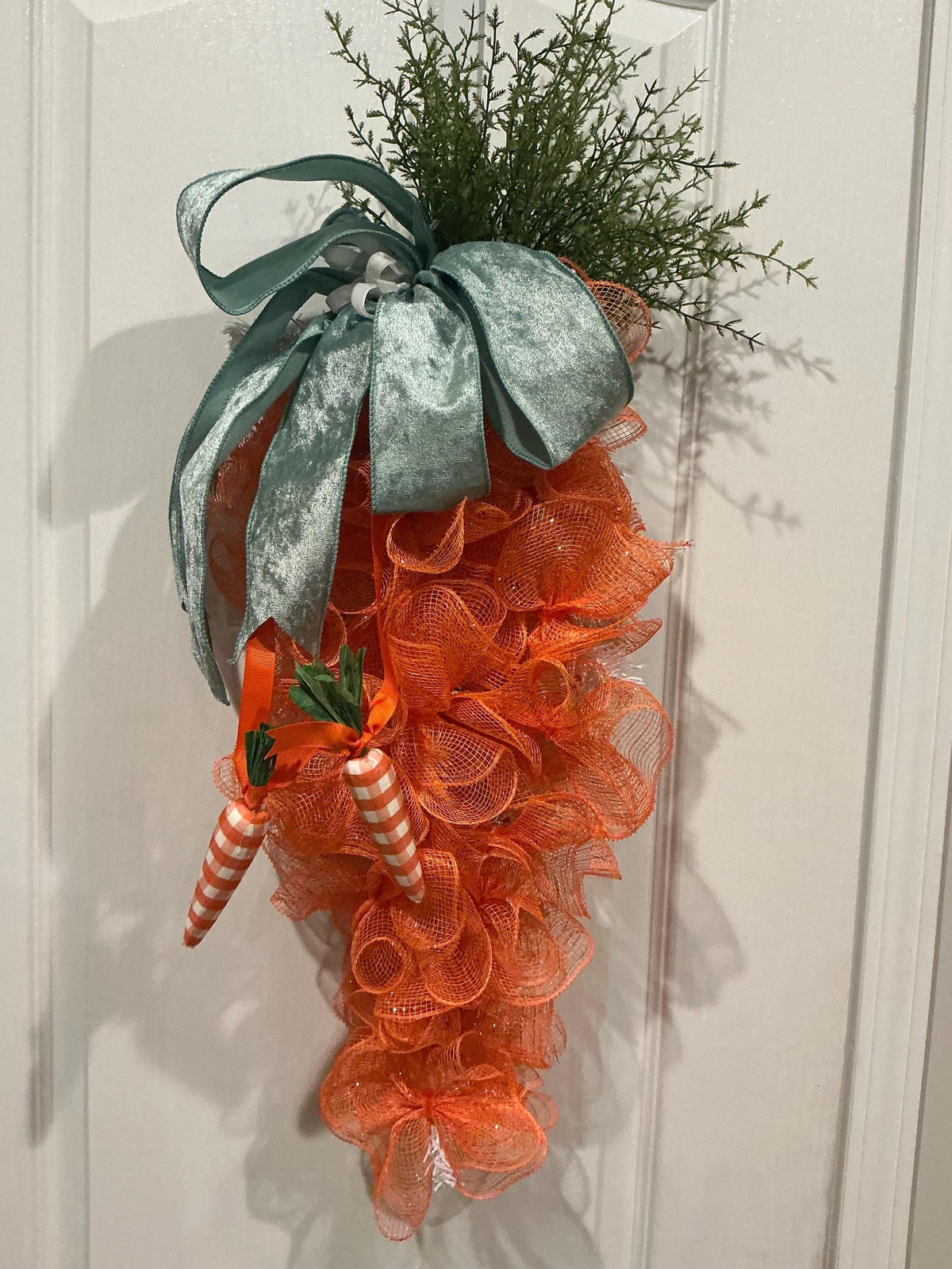 This  Easter Carrot door swag/deco mesh carrot reef/mint green bow spring decor/farmhouse, Easter swag/front door, Easter decoration .