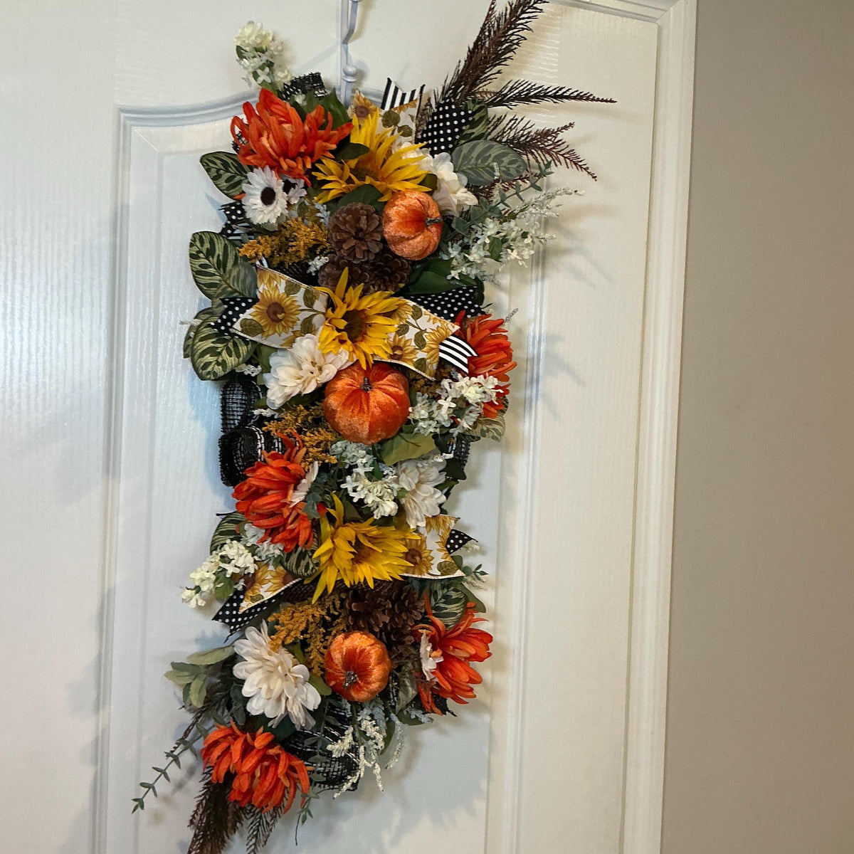 Fall Sunflower Door Swag, 22 Inch Pumpkin Floral Farmhouse Hanging Decor