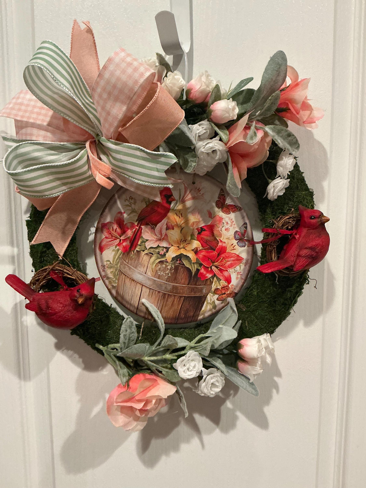 Moss Cardinal Wreath, Peach Floral Design, Red Bird Decor, 14 Inch