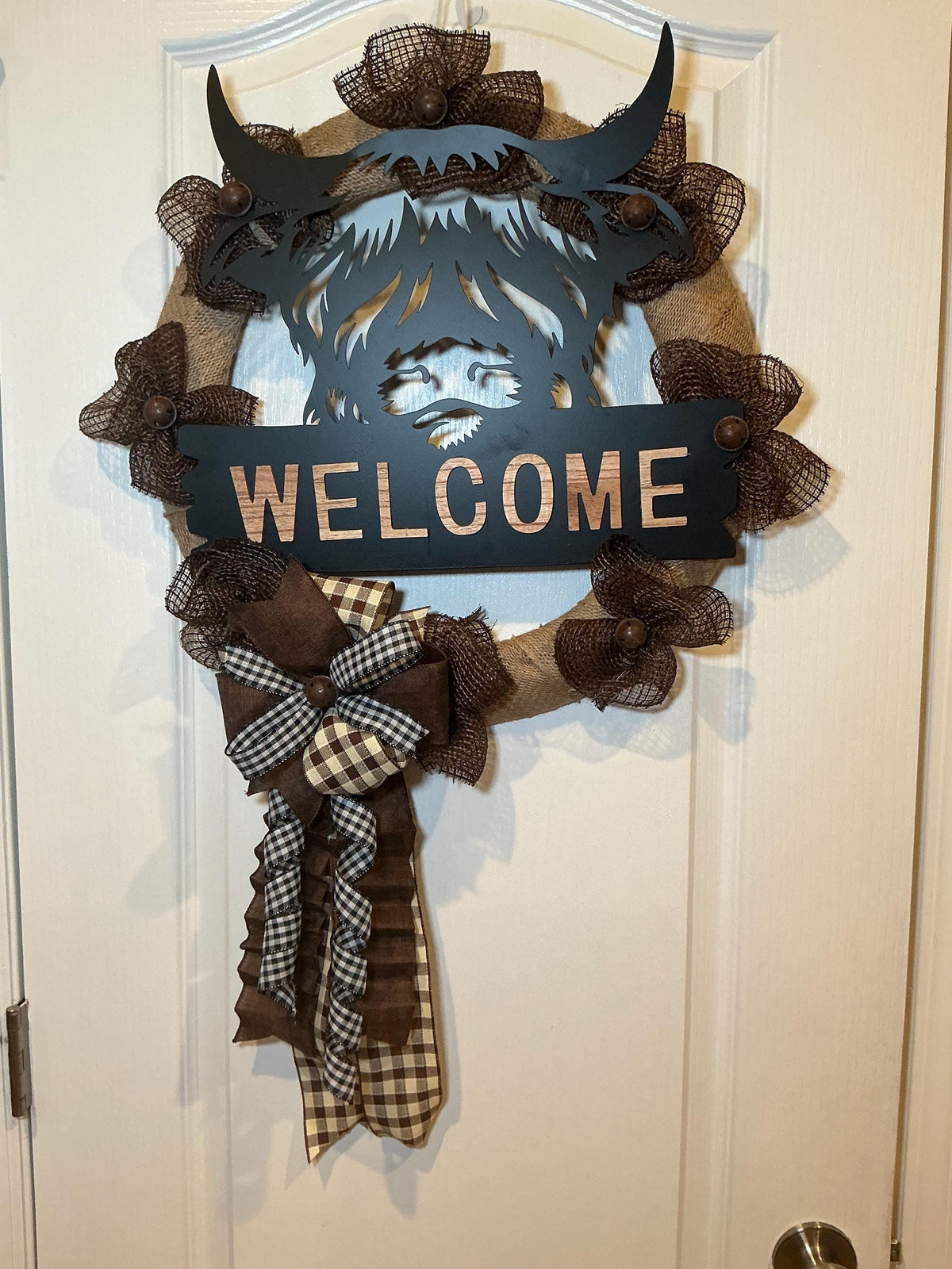Highland Cow Welcome Wreath, 18 Inch Burlap Farmhouse Door Decor with Buffalo Check