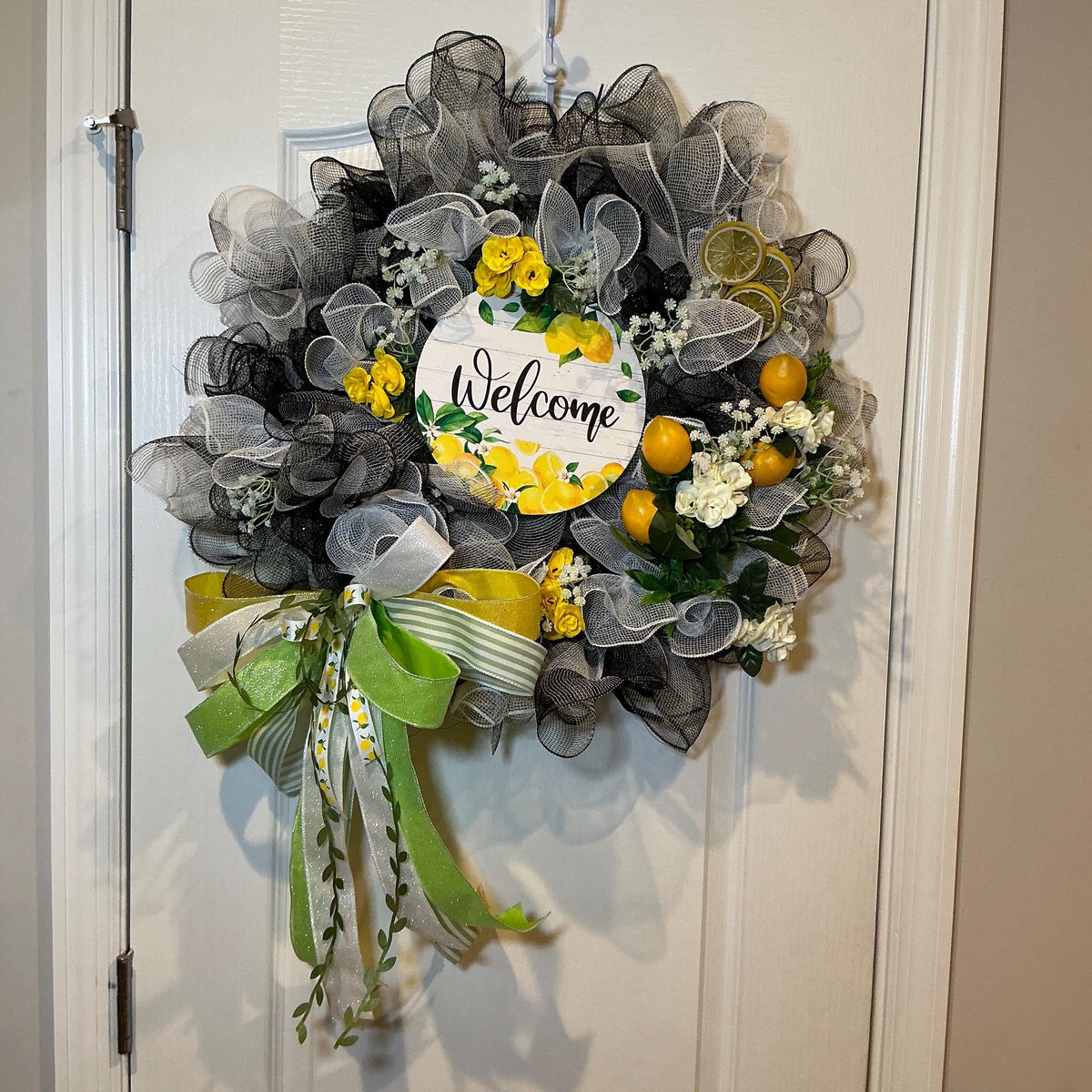 Black White Lemon Wreath with Farmhouse Welcome Sign, Citrus Front Door Decor