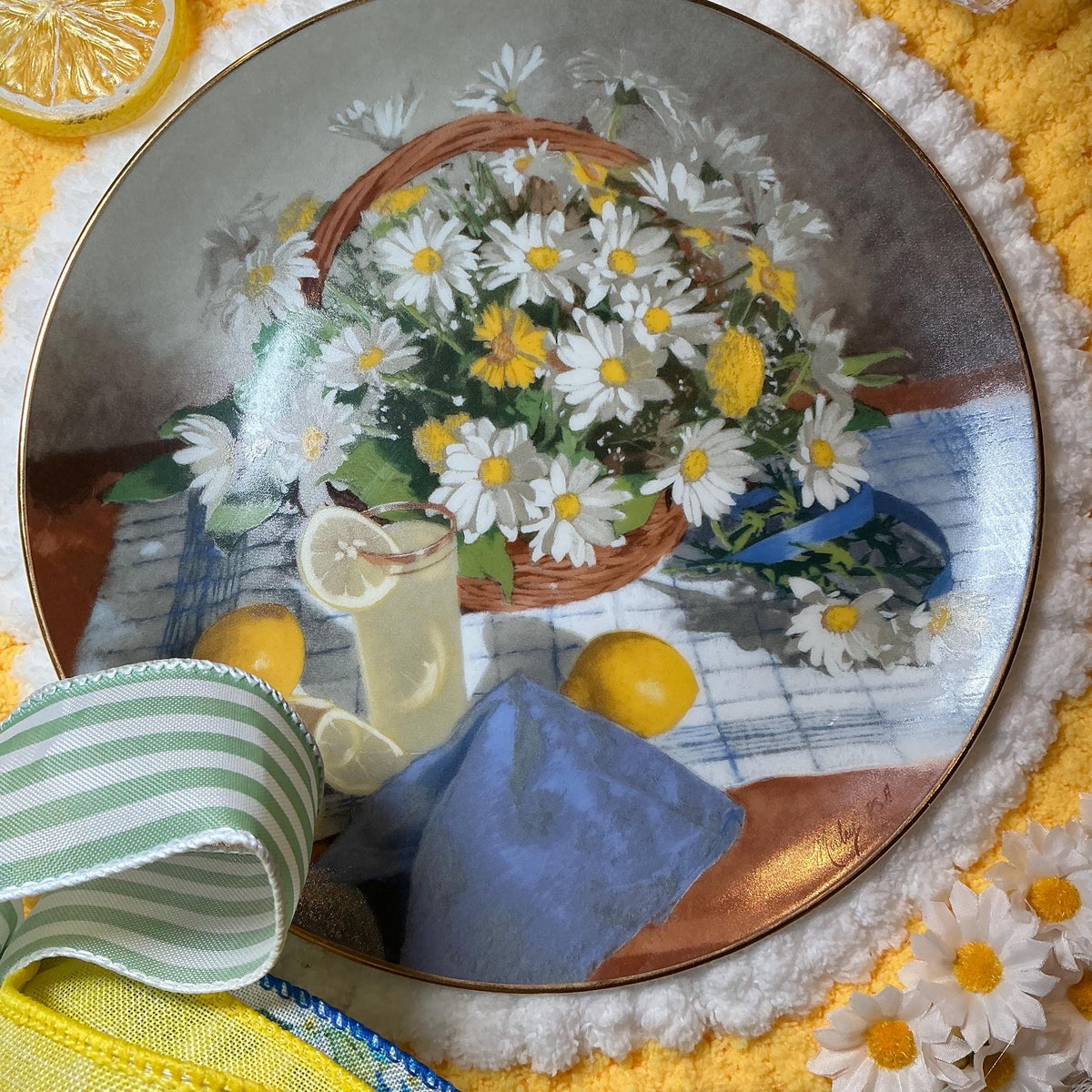 Chunky Yarn Lemon Wreath, 14 Inch Plate Wreath, Daisy Front Door Decor, Farmhouse Summer Gift, Handmade Lemon Door Hanger