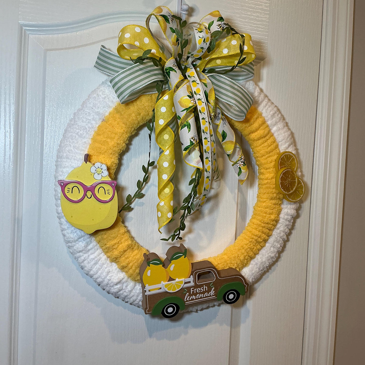 Luxury Lemon Wreath for Front Door | Artisan Chunky Yarn Summer Wreath | Handcrafted Yellow White Lemon Farmhouse Decor