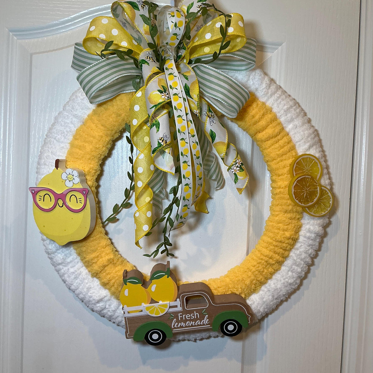 Luxury Lemon Wreath for Front Door | Artisan Chunky Yarn Summer Wreath | Handcrafted Yellow White Lemon Farmhouse Decor
