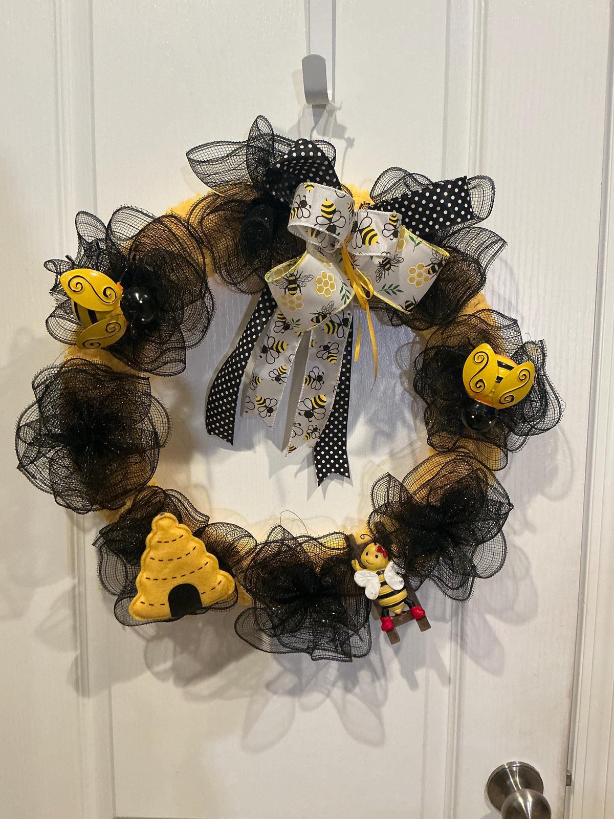 Beehive Charm Wreath, 18 Inch Yellow Black Deco Mesh Wreath, Bumblebee Front Door Decor, Bee Lover Gift, Handmade