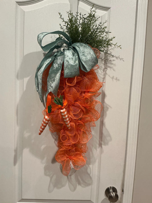 This  Easter Carrot door swag/deco mesh carrot reef/mint green bow spring decor/farmhouse, Easter swag/front door, Easter decoration .