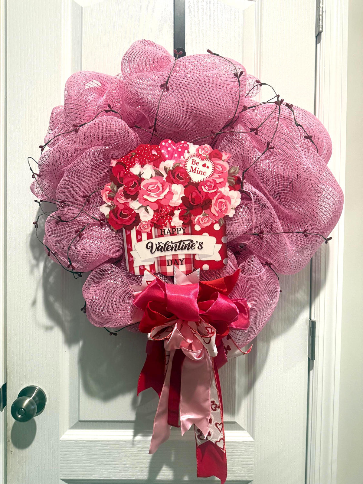 Valentine Mesh Wreath/Be Mine Wreath/Valentine Front Door Decor/ Heart Door Wreath