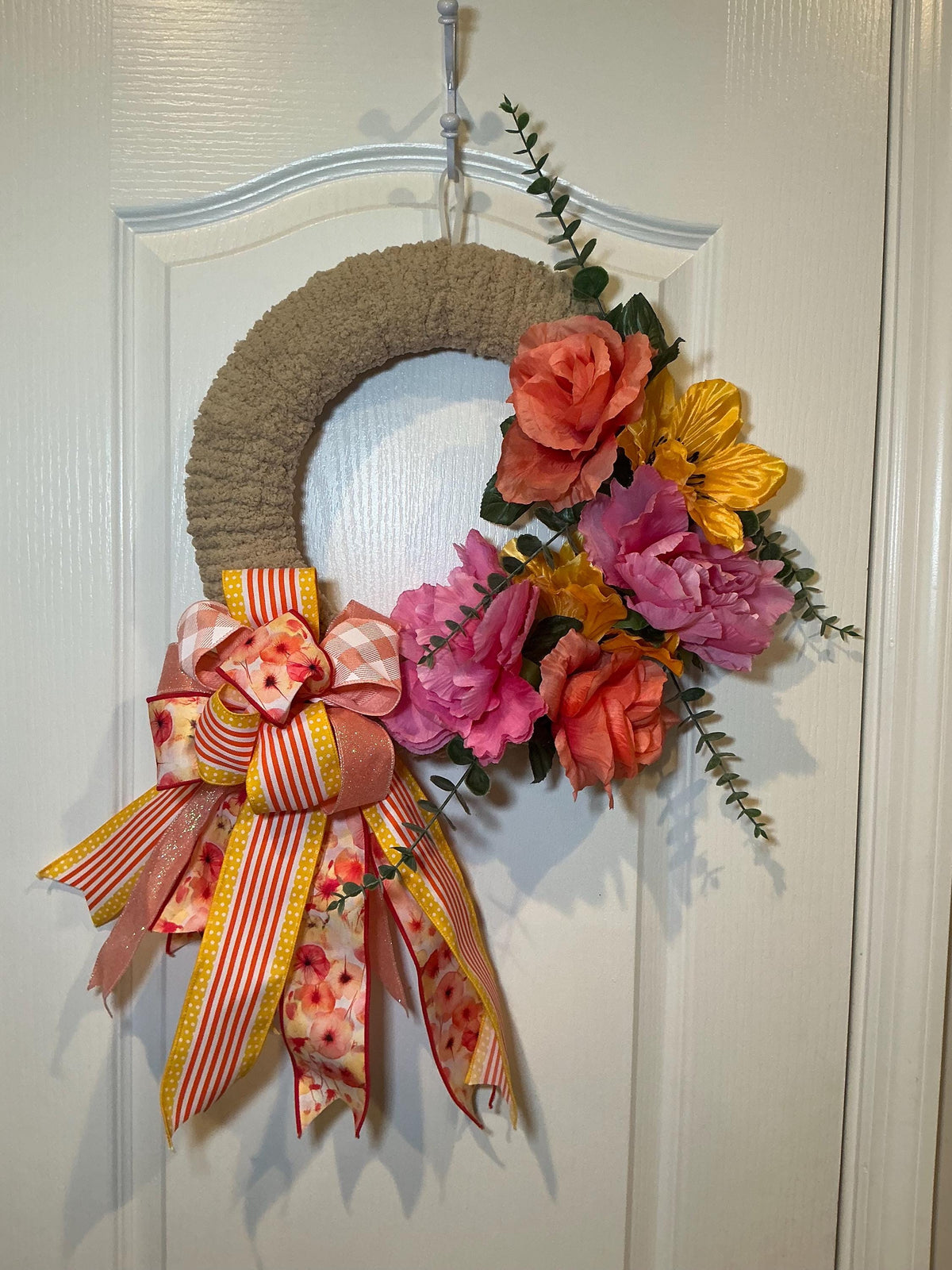 Coral Peony Chunky Yarn Wreath, Pink Yellow Spring Floral Decor, Farmhouse Front Door Wreath, Housewarming Gift, Handmade Summer Door Hanger