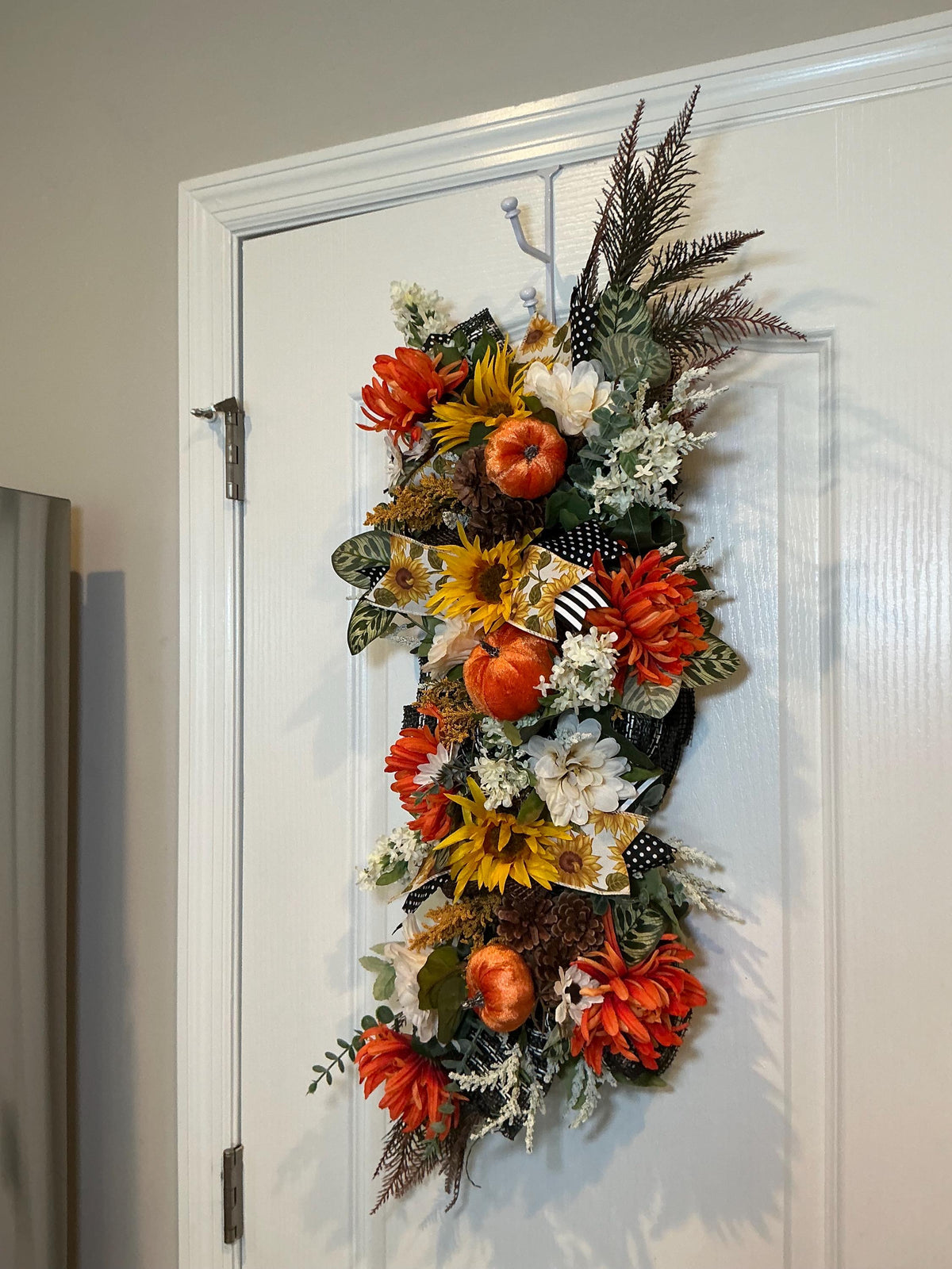 Fall Sunflower Door Swag, 22 Inch Pumpkin Floral Farmhouse Hanging Decor