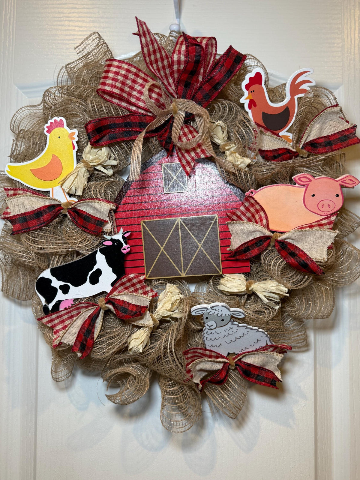All about the farm with barn and animals