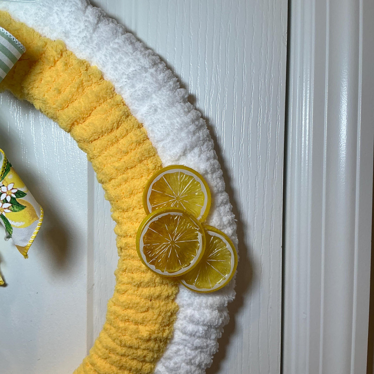 Luxury Lemon Wreath for Front Door | Artisan Chunky Yarn Summer Wreath | Handcrafted Yellow White Lemon Farmhouse Decor