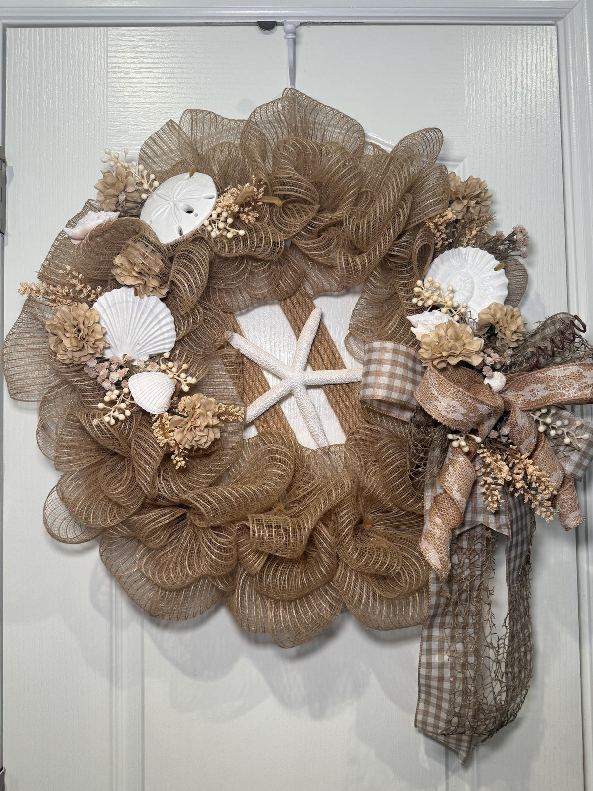 Neutral Coastal Wreath, Storm Door Wreath, Space Saver Wreath, Starfish Sand Dollar Shells, Burlap Mesh Beach Wreath, Front Door Decor