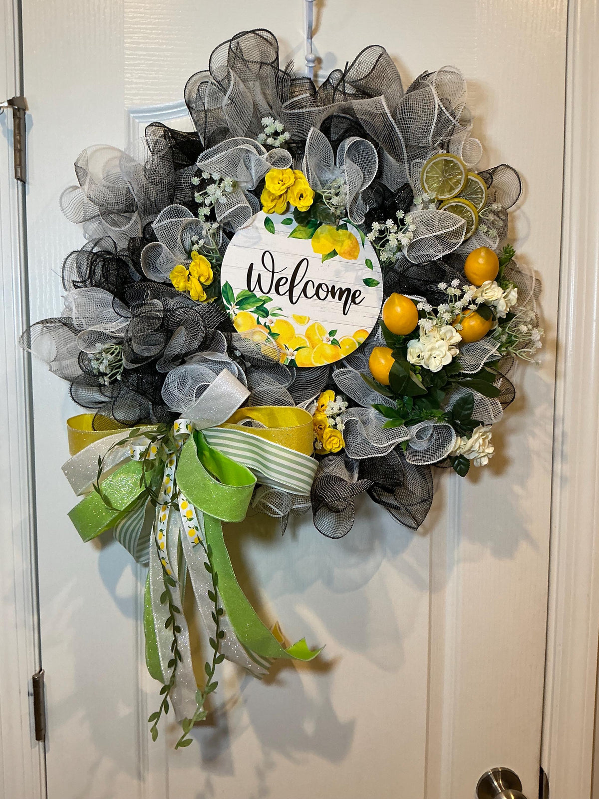 Black White Lemon Wreath with Farmhouse Welcome Sign, Citrus Front Door Decor