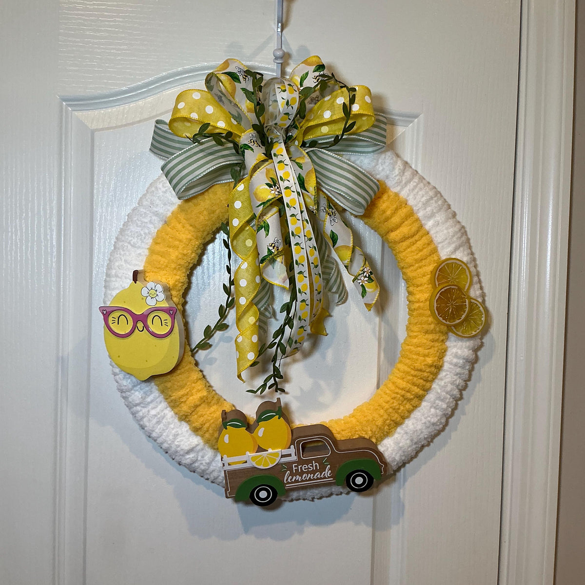 Luxury Lemon Wreath for Front Door | Artisan Chunky Yarn Summer Wreath | Handcrafted Yellow White Lemon Farmhouse Decor