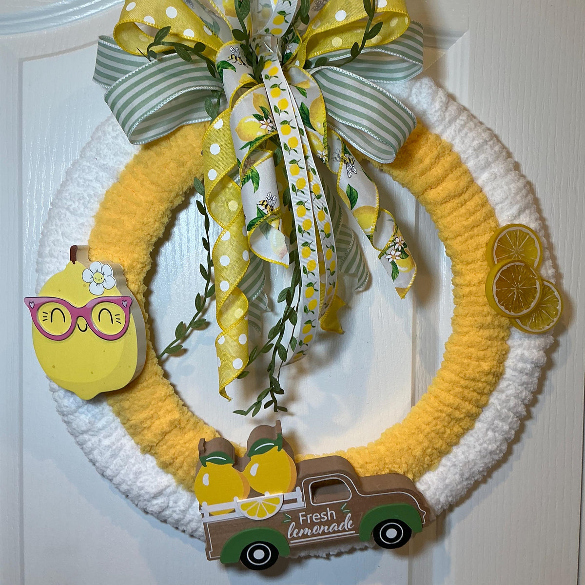Luxury Lemon Wreath for Front Door | Artisan Chunky Yarn Summer Wreath | Handcrafted Yellow White Lemon Farmhouse Decor