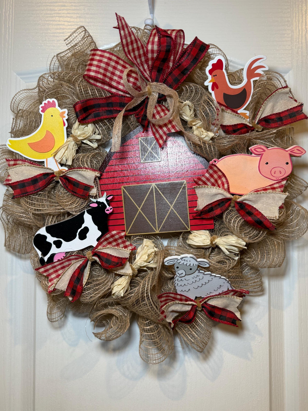 All about the farm with barn and animals