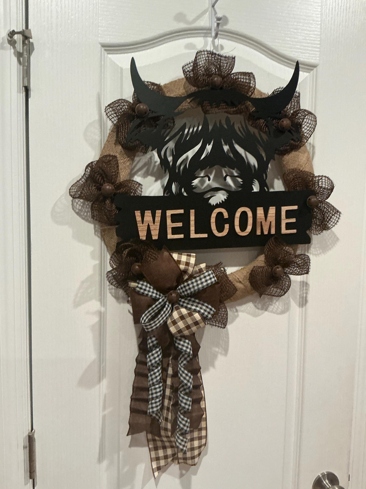 Highland Cow Welcome Wreath, 18 Inch Burlap Farmhouse Door Decor with Buffalo Check