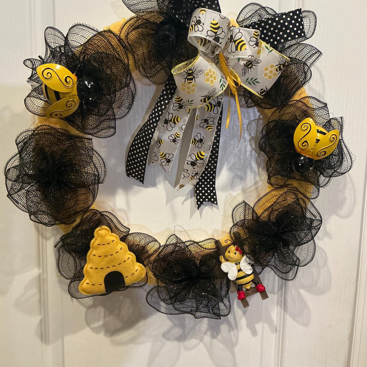 Beehive Charm Wreath, 18 Inch Yellow Black Deco Mesh Wreath, Bumblebee Front Door Decor, Bee Lover Gift, Handmade