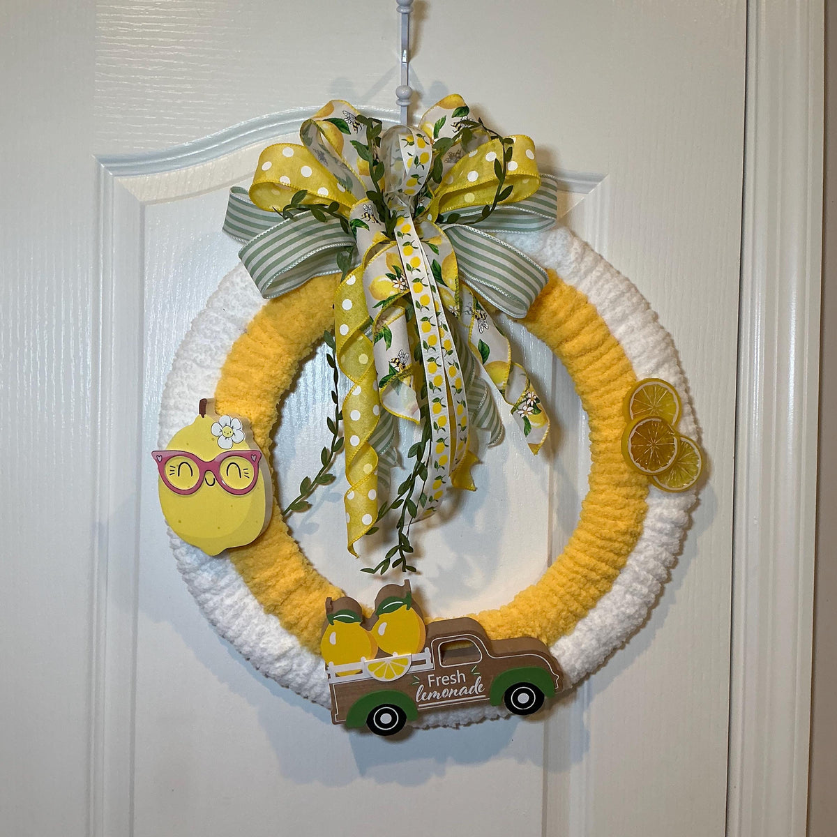 Luxury Lemon Wreath for Front Door | Artisan Chunky Yarn Summer Wreath | Handcrafted Yellow White Lemon Farmhouse Decor