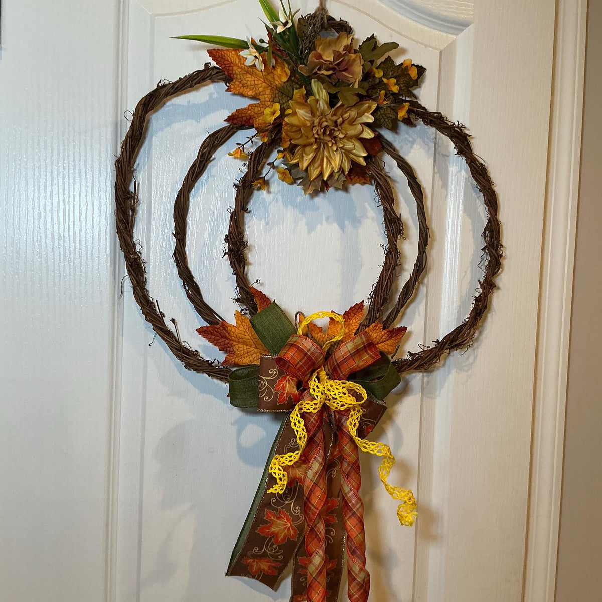 Pumpkin Grapevine Fall Wreath, Gold Dahlia and Rust Maple Leaves, 18 x 20 Inch — photo 3