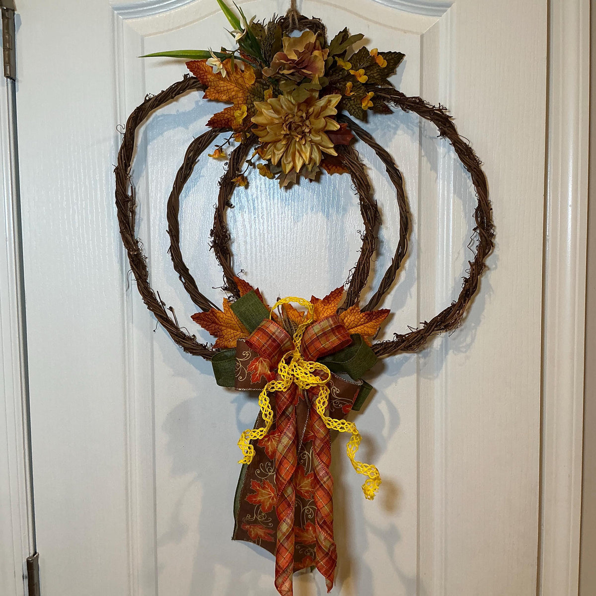 Pumpkin Grapevine Fall Wreath, Gold Dahlia and Rust Maple Leaves, 18 x 20 Inch — photo 5