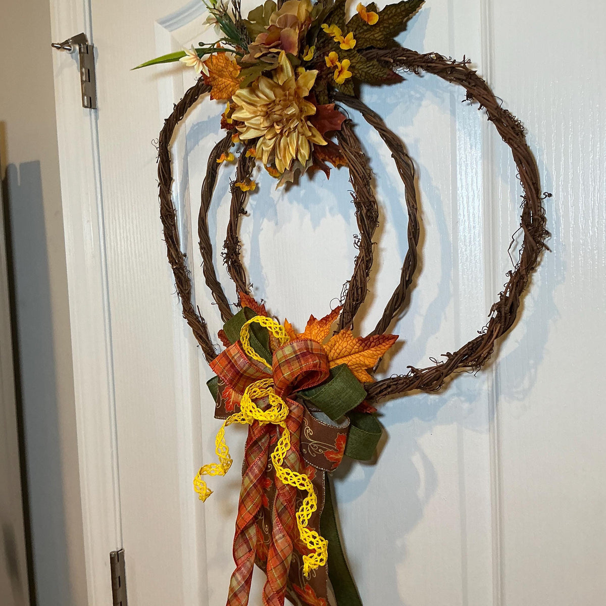 Pumpkin Grapevine Fall Wreath, Gold Dahlia and Rust Maple Leaves, 18 x 20 Inch — photo 9