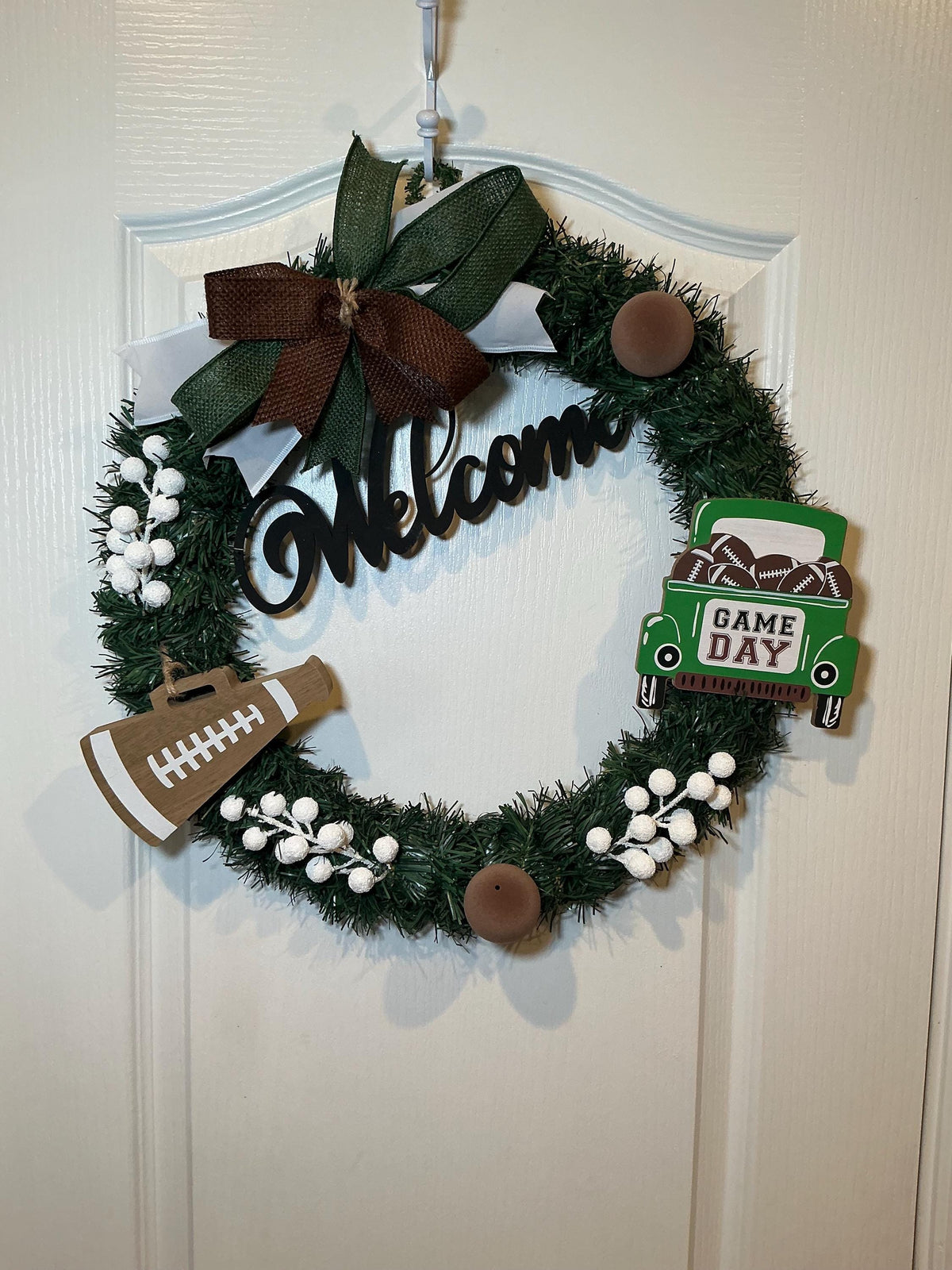 Welcome Football Wreath, Game Day Greenery Front Door Decor, 18 Inch — photo 5