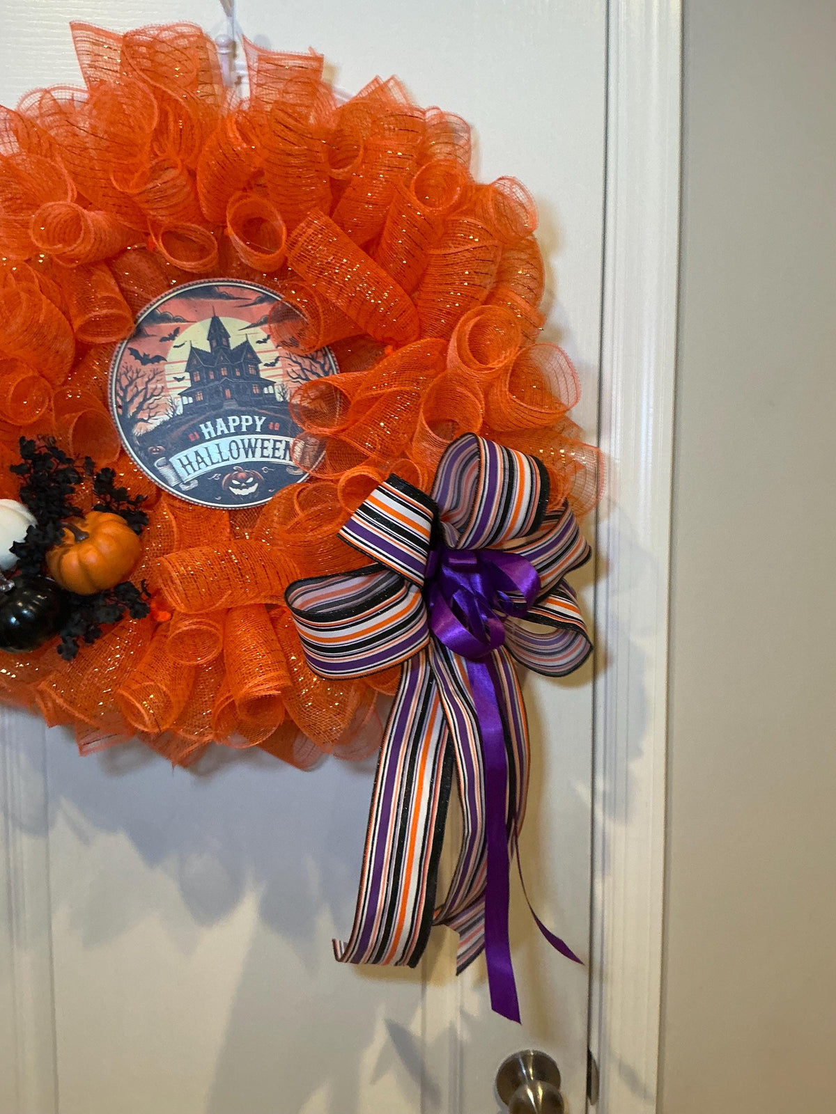 Haunted House Halloween Wreath, 18 Inch Orange Mesh with Black White Pumpkins and Purple Bow — photo 2