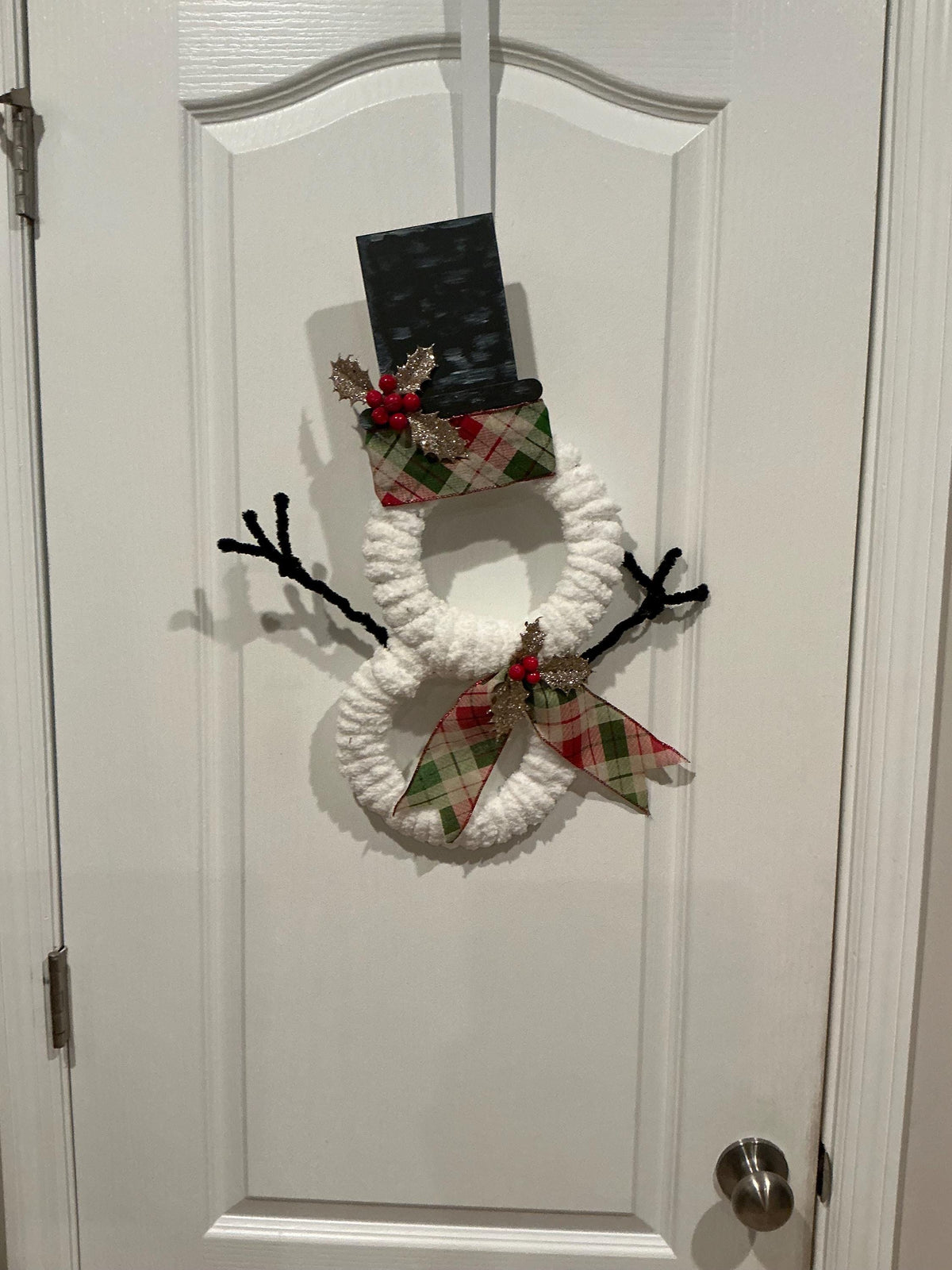 Snowman Wreath, Plaid Ribbon, Holly Berry Christmas Door Decor — photo 4