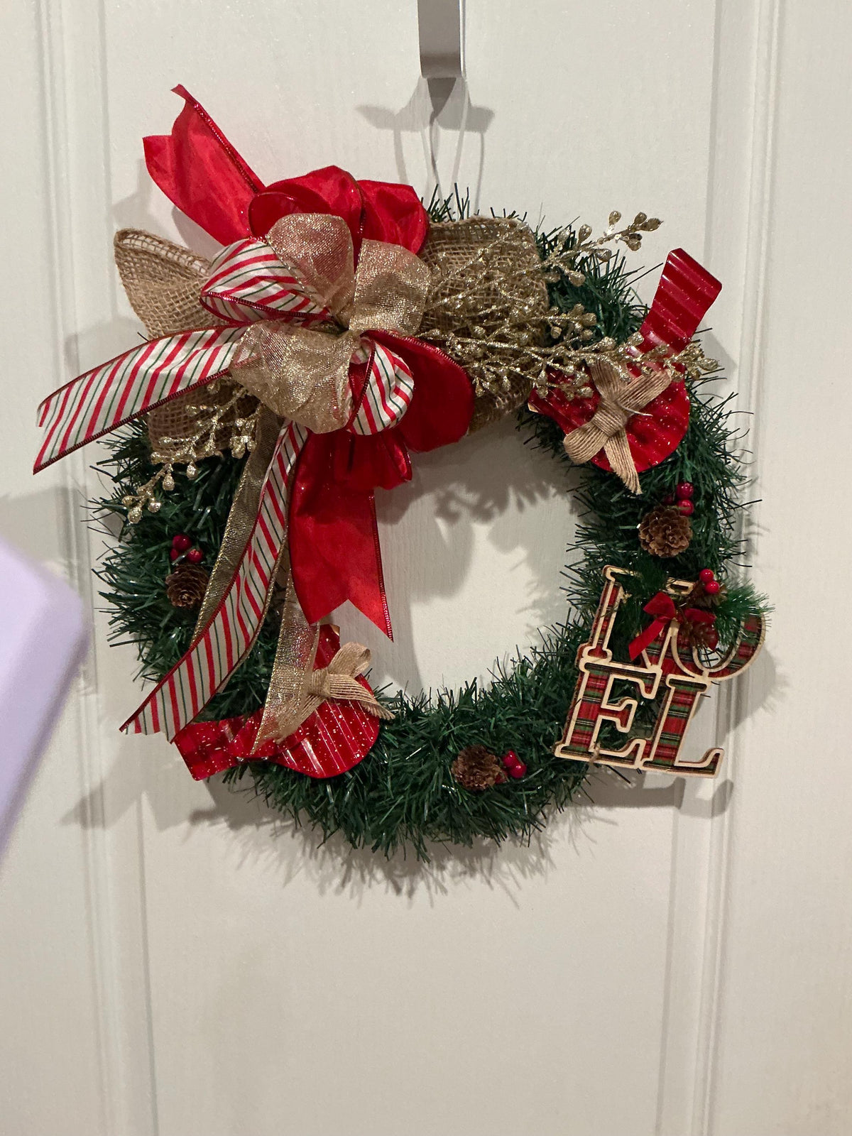 Red Gold Pine Christmas Wreath, Farmhouse Holiday Door Decor — photo 3