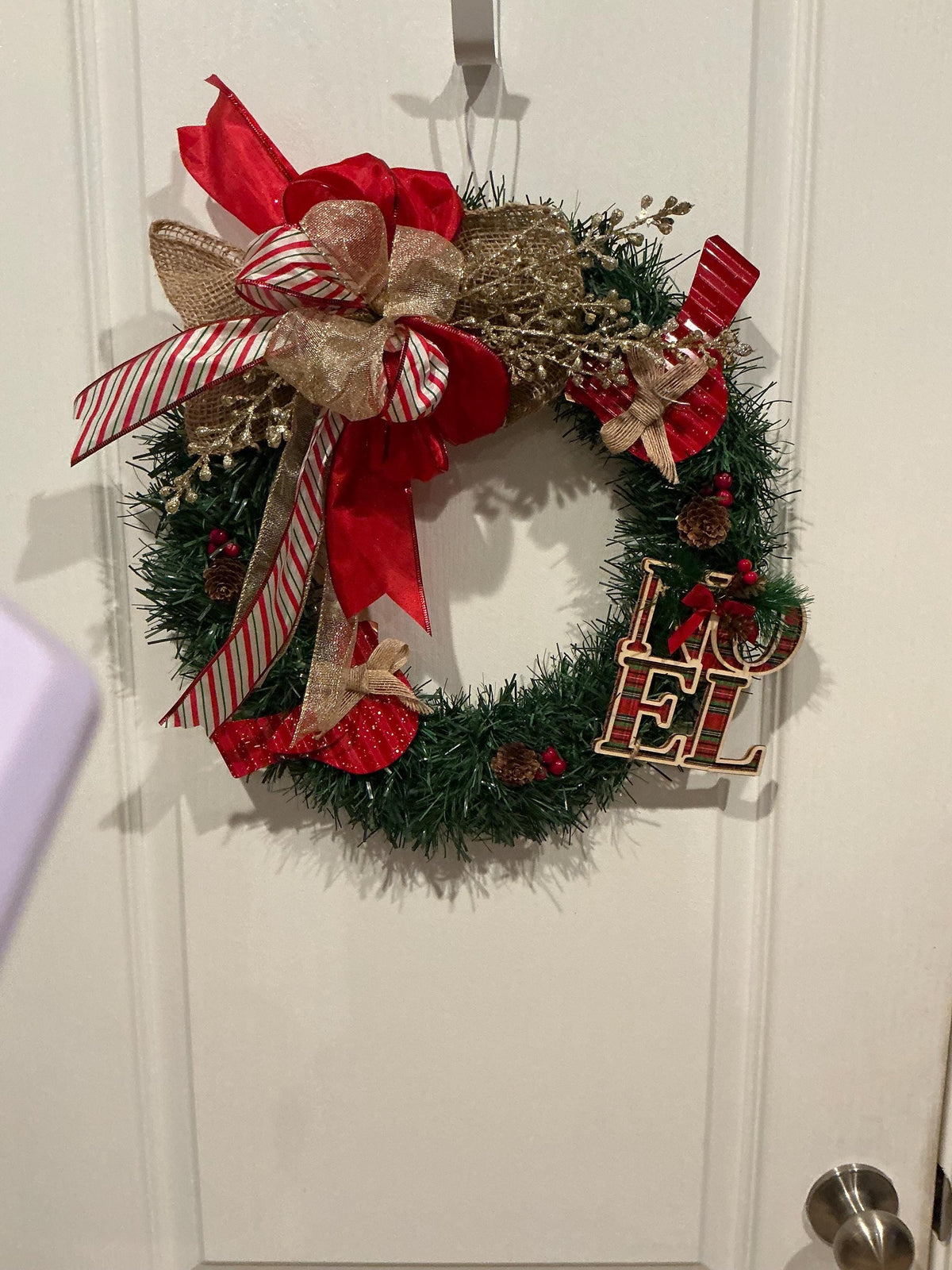 Red Gold Pine Christmas Wreath, Farmhouse Holiday Door Decor — photo 5