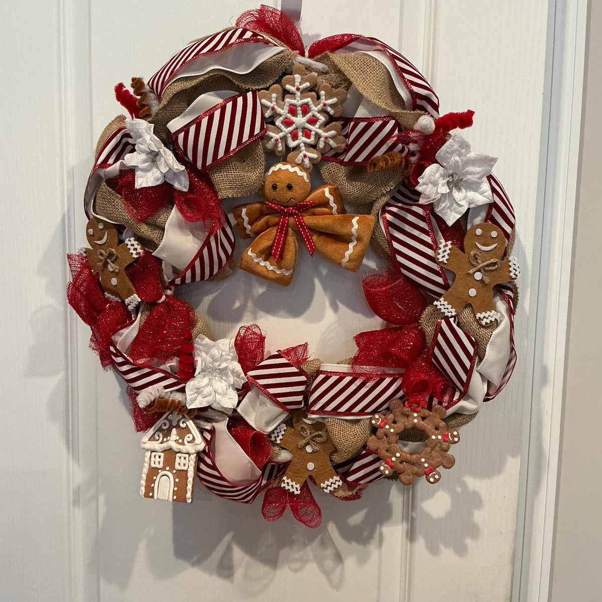 Gingerbread Christmas Wreath, Holiday Door Decor, Farmhouse Style, Red Burlap Ribbon — photo 4