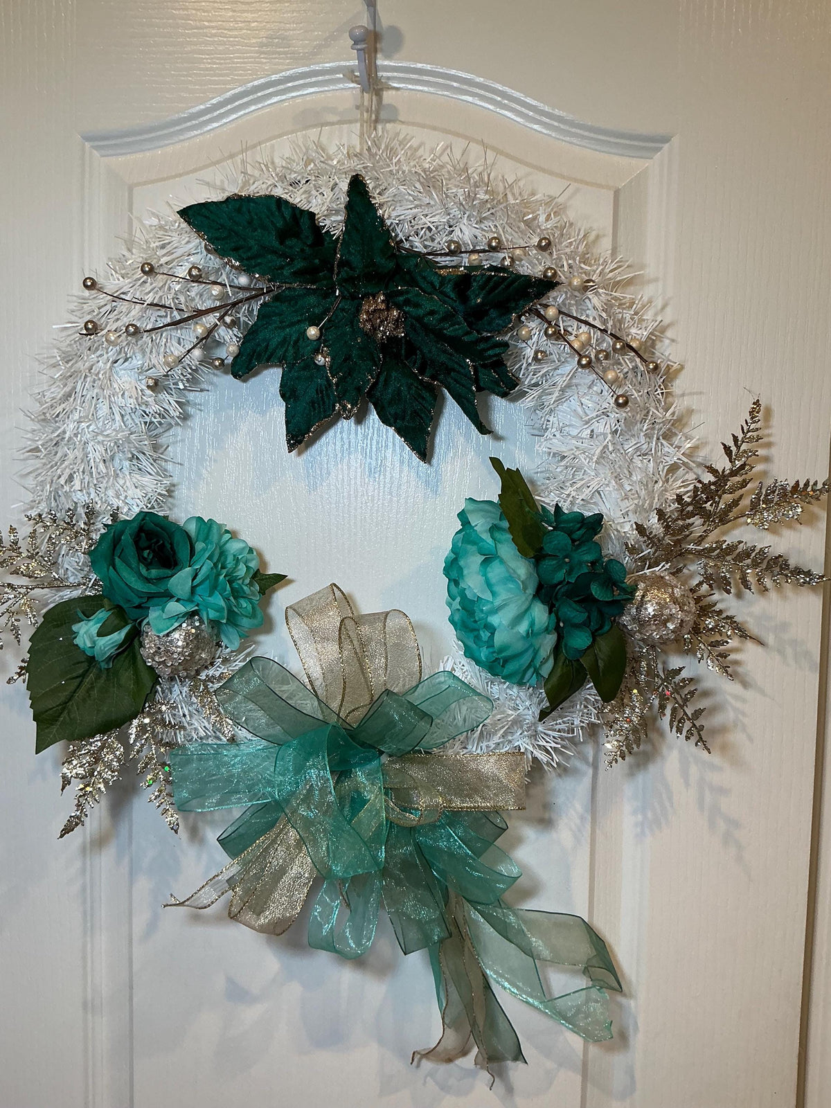 18 Inch White Evergreen Christmas Wreath, Emerald Poinsettia, Teal Roses, Gold Bow — photo 2