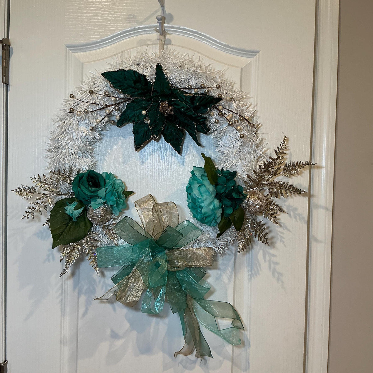 18 Inch White Evergreen Christmas Wreath, Emerald Poinsettia, Teal Roses, Gold Bow — photo 3