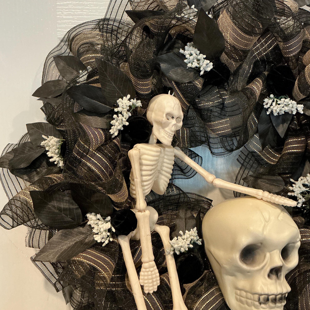 Black and Gold Skeleton Halloween Wreath, Gothic Mesh Front Door Decor, 16 Inch — photo 4