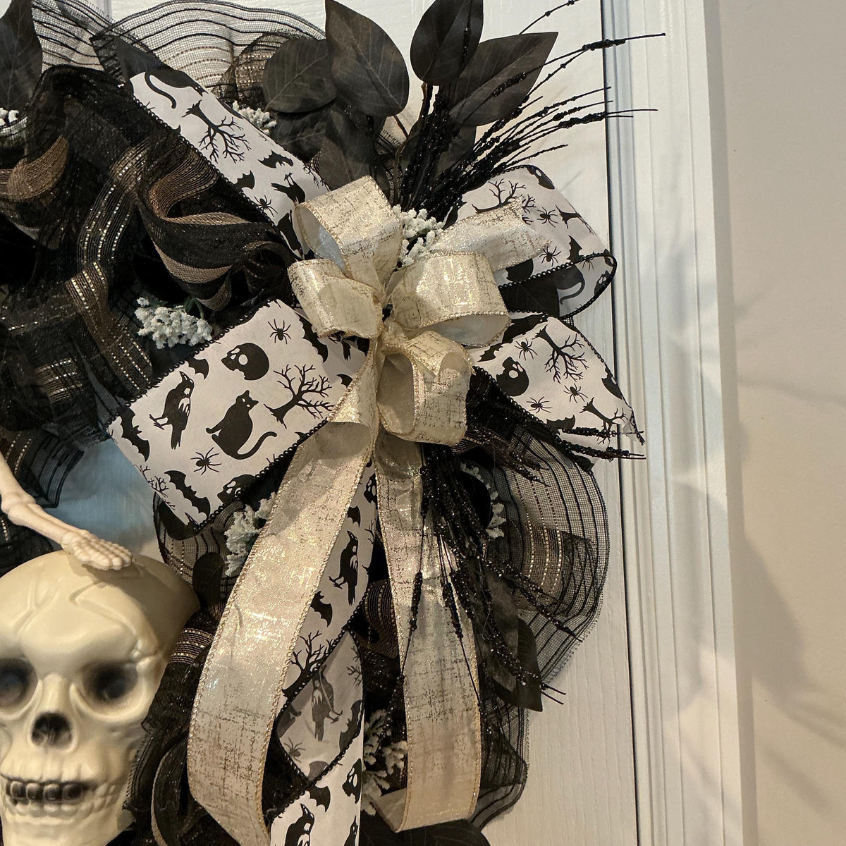 Black and Gold Skeleton Halloween Wreath, Gothic Mesh Front Door Decor, 16 Inch — photo 6