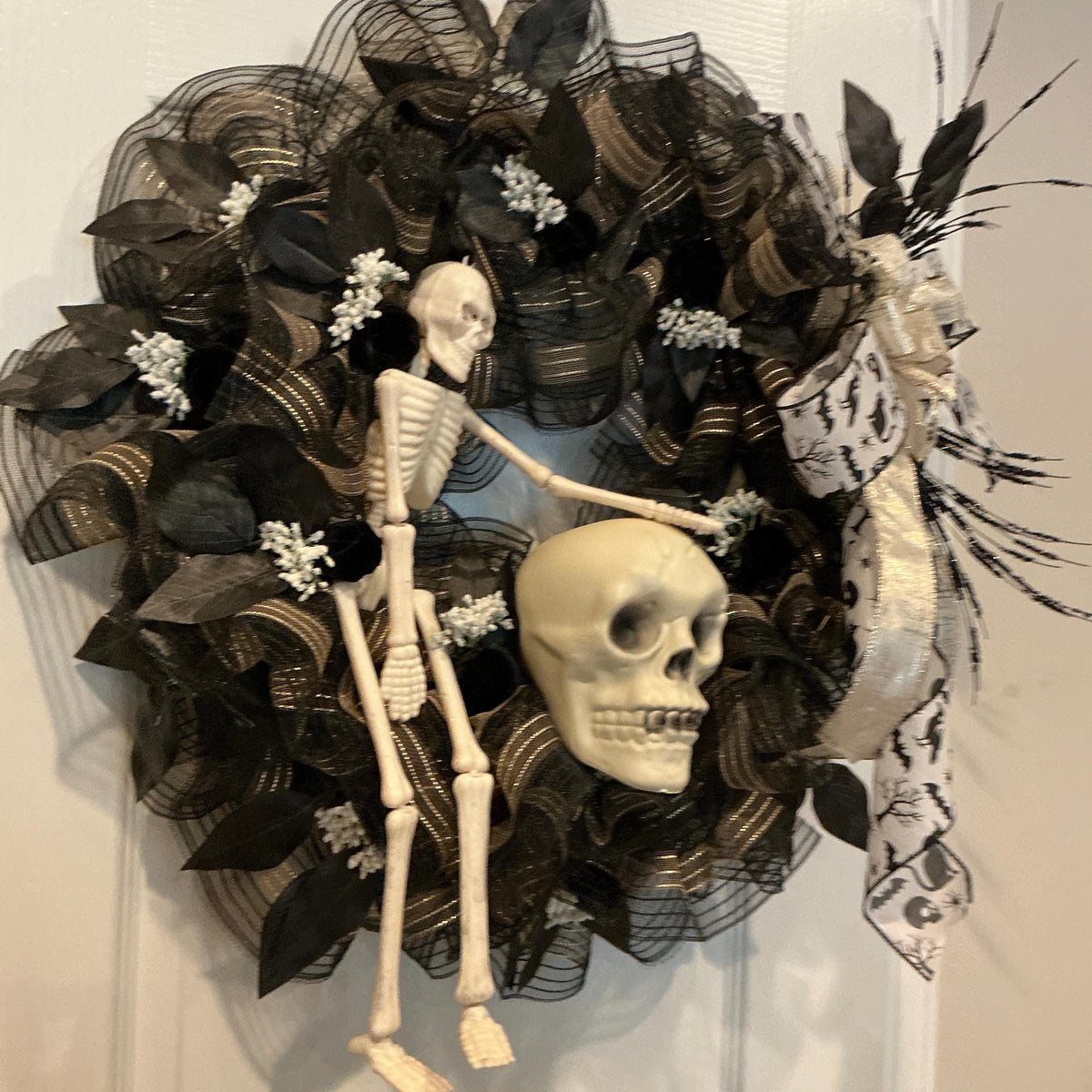 Black and Gold Skeleton Halloween Wreath, Gothic Mesh Front Door Decor, 16 Inch — photo 7