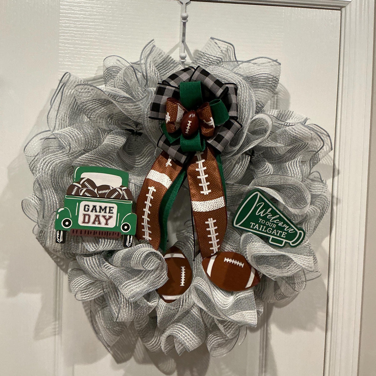 Game Day Football Wreath 18 Inch, Tailgate Party Front Door Decor, Farmhouse Mesh Wreath, Football Season Home Decor, Sports Fan Gift — photo 4