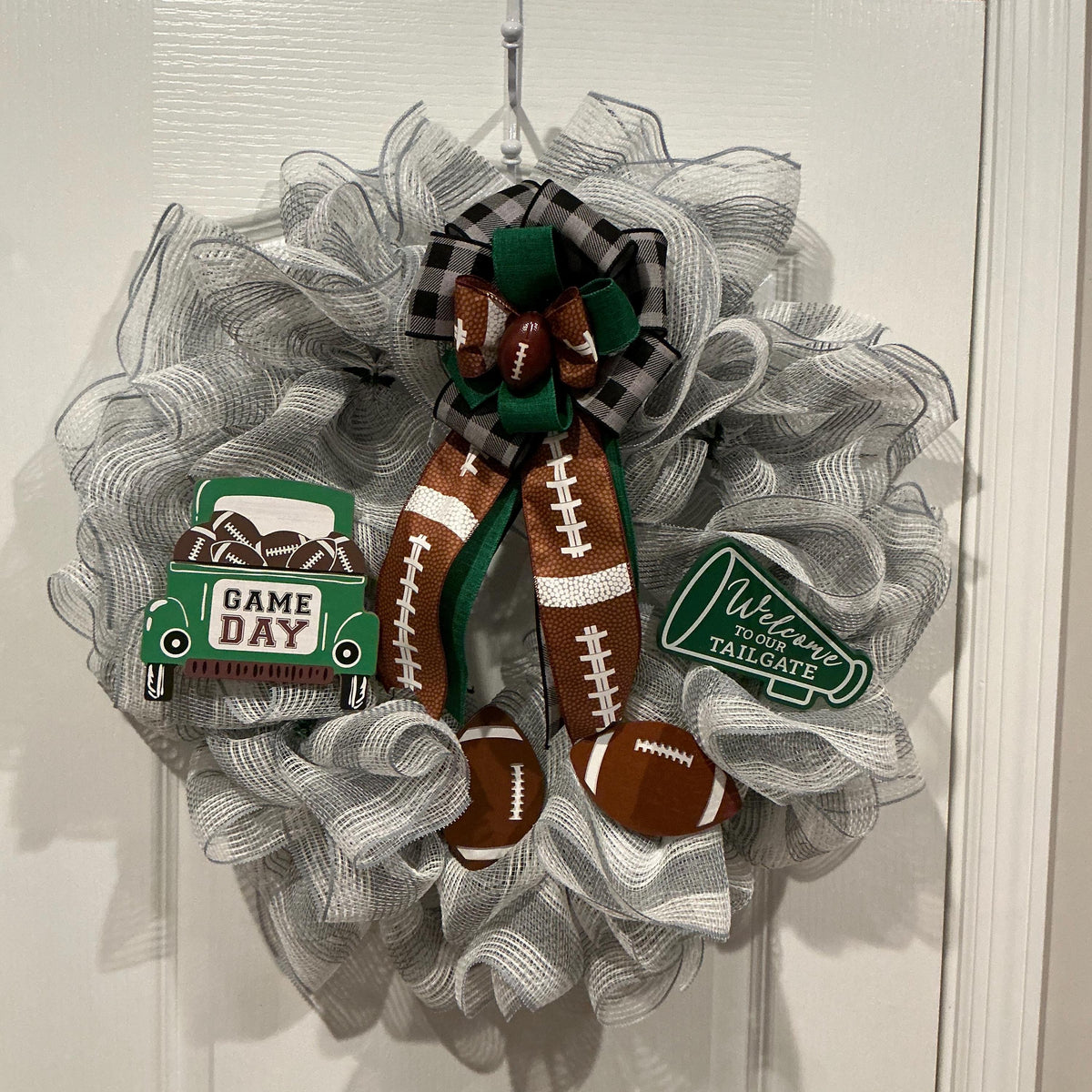 Game Day Football Wreath 18 Inch, Tailgate Party Front Door Decor, Farmhouse Mesh Wreath, Football Season Home Decor, Sports Fan Gift — photo 6