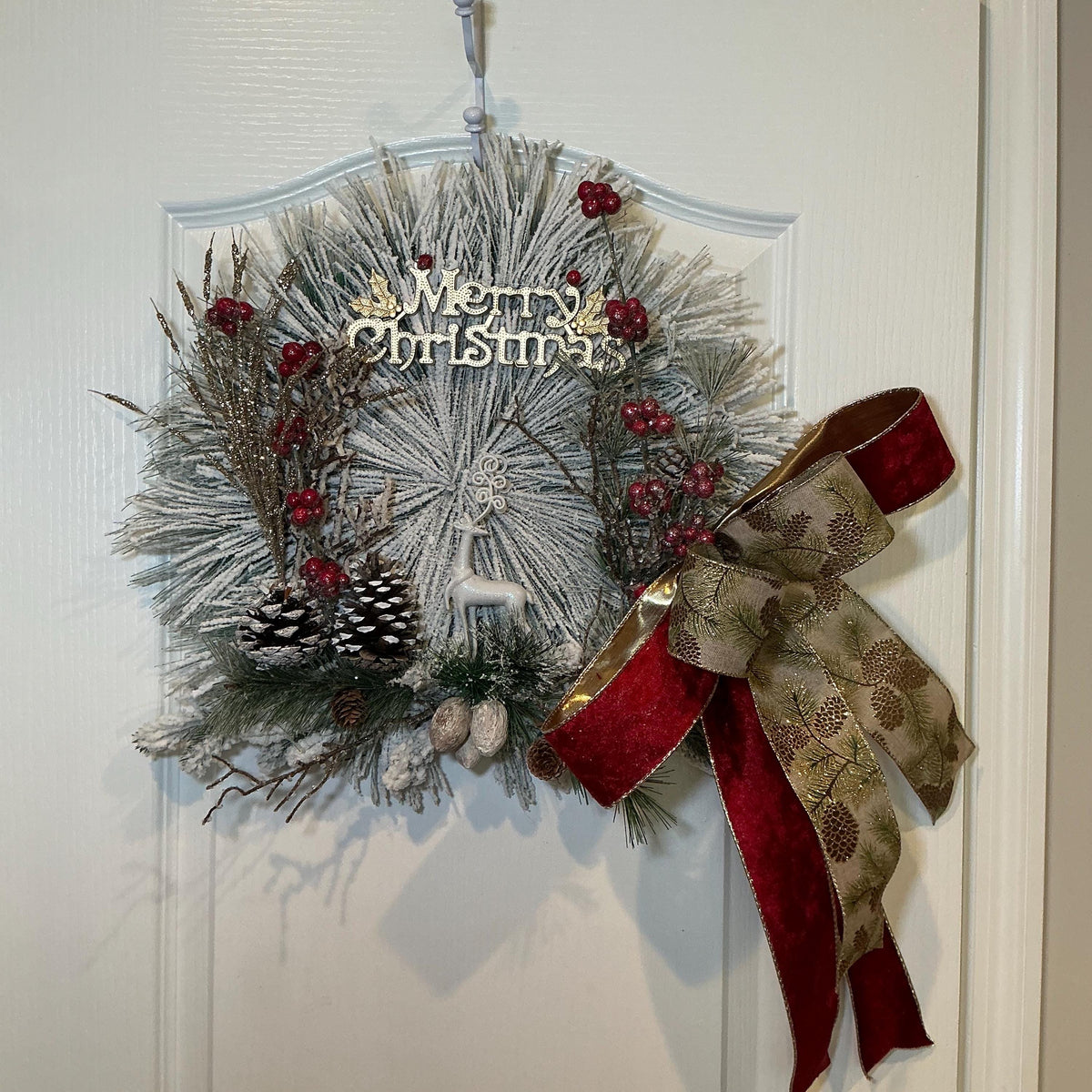16 Inch Flocked Christmas Wreath, Merry Christmas Deer Door Decor — photo 2